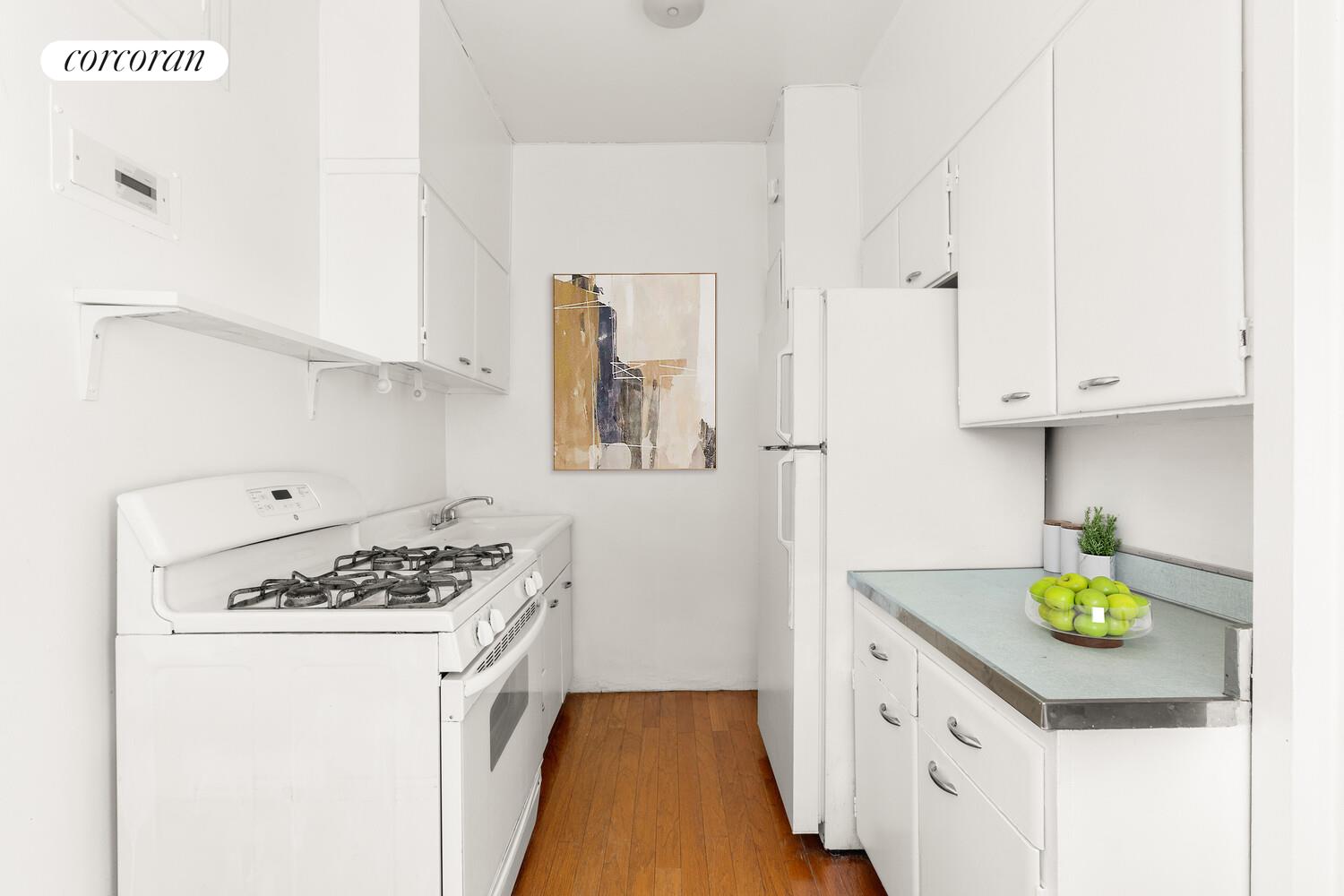 70 La Salle Street 5e Property Photo 5