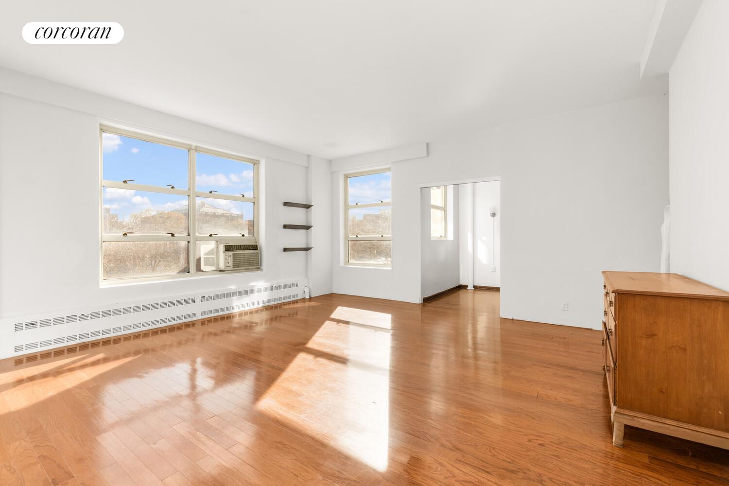 70 La Salle Street 5e Property Photo 8