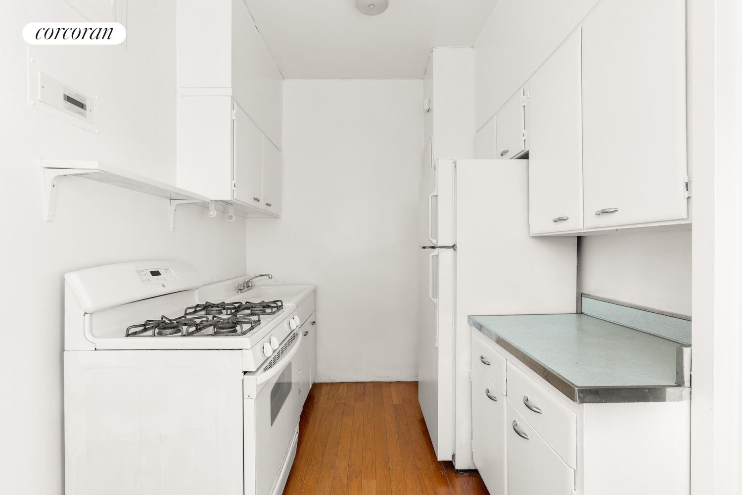 70 La Salle Street 5e Property Photo 9