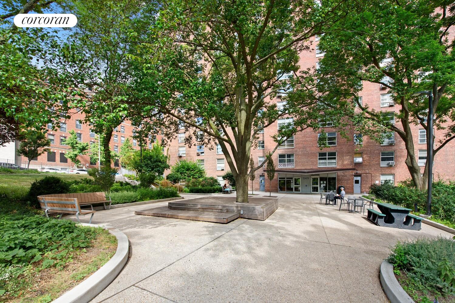 70 La Salle Street 5e Property Photo 10