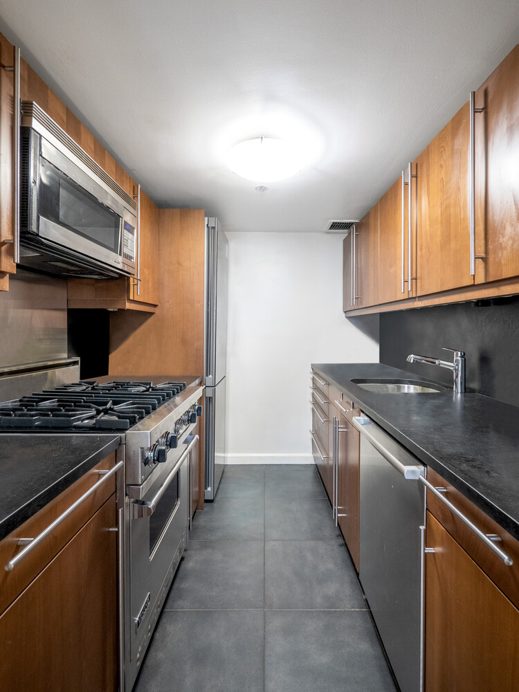 305 2nd Avenue 310 Property Photo 4