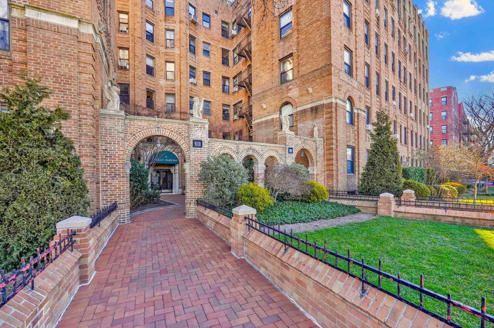 71 Ocean Parkway A-1 Property Photo 2