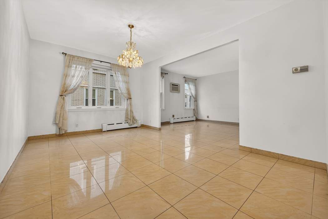1847 W 9th Street Townhouse Property Photo 2
