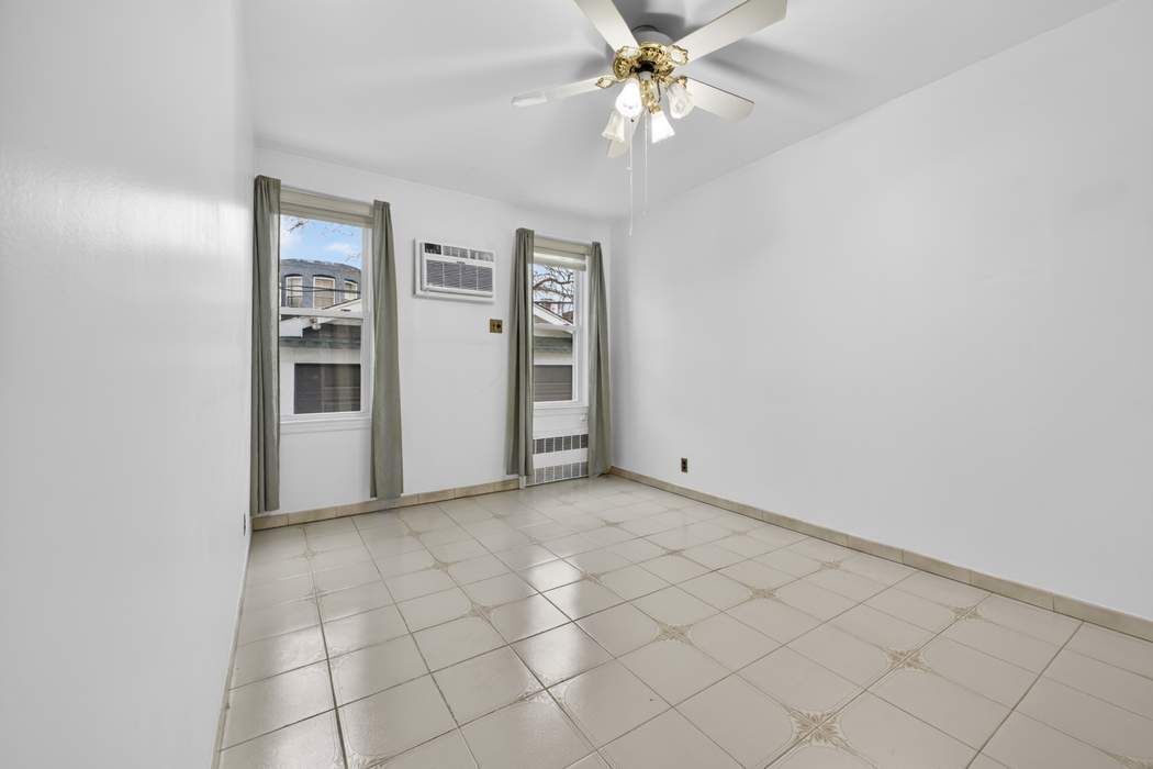 1847 W 9th Street Townhouse Property Photo 7