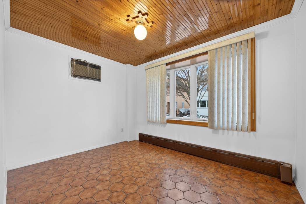 1847 W 9th Street Townhouse Property Photo 9