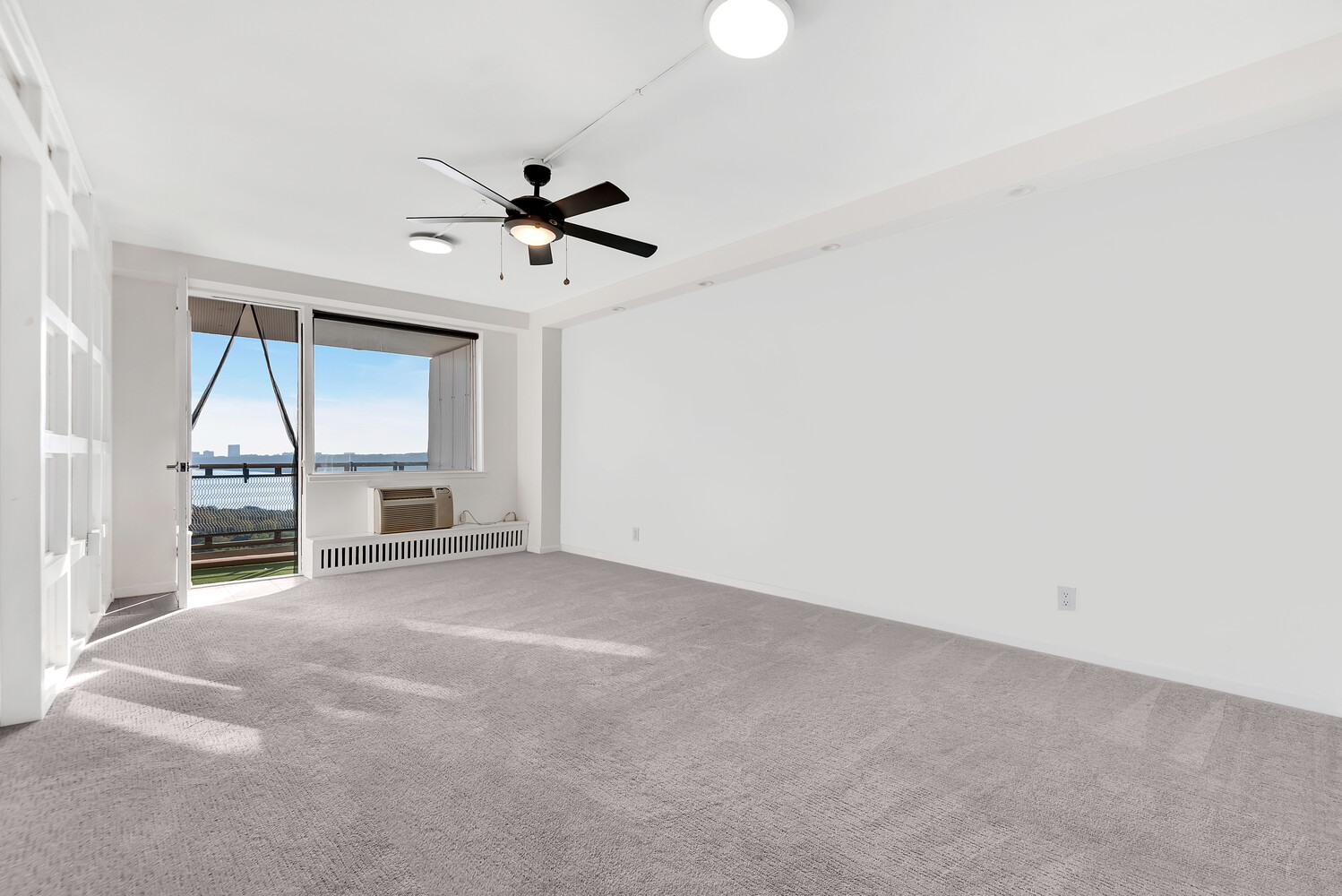 5700 Arlington Avenue 22r Property Photo 11