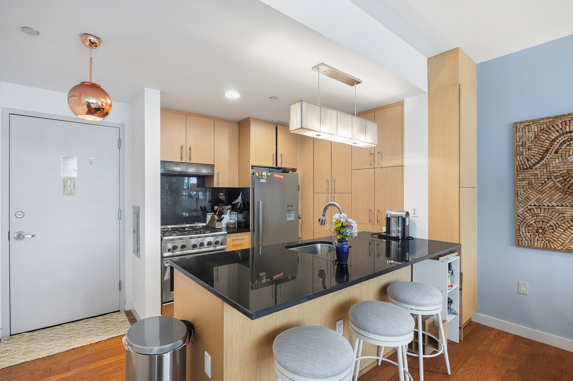 5-49 Borden Avenue J-6 Property Photo 2