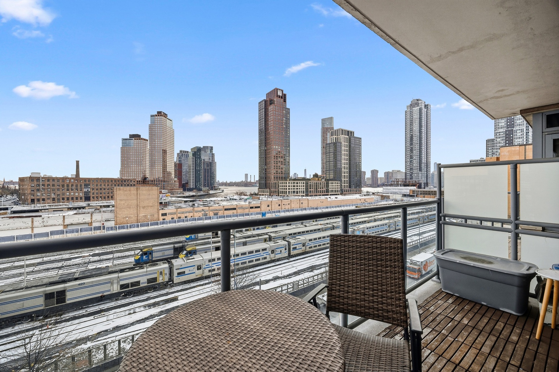 5-49 Borden Avenue J-6 Property Photo 8