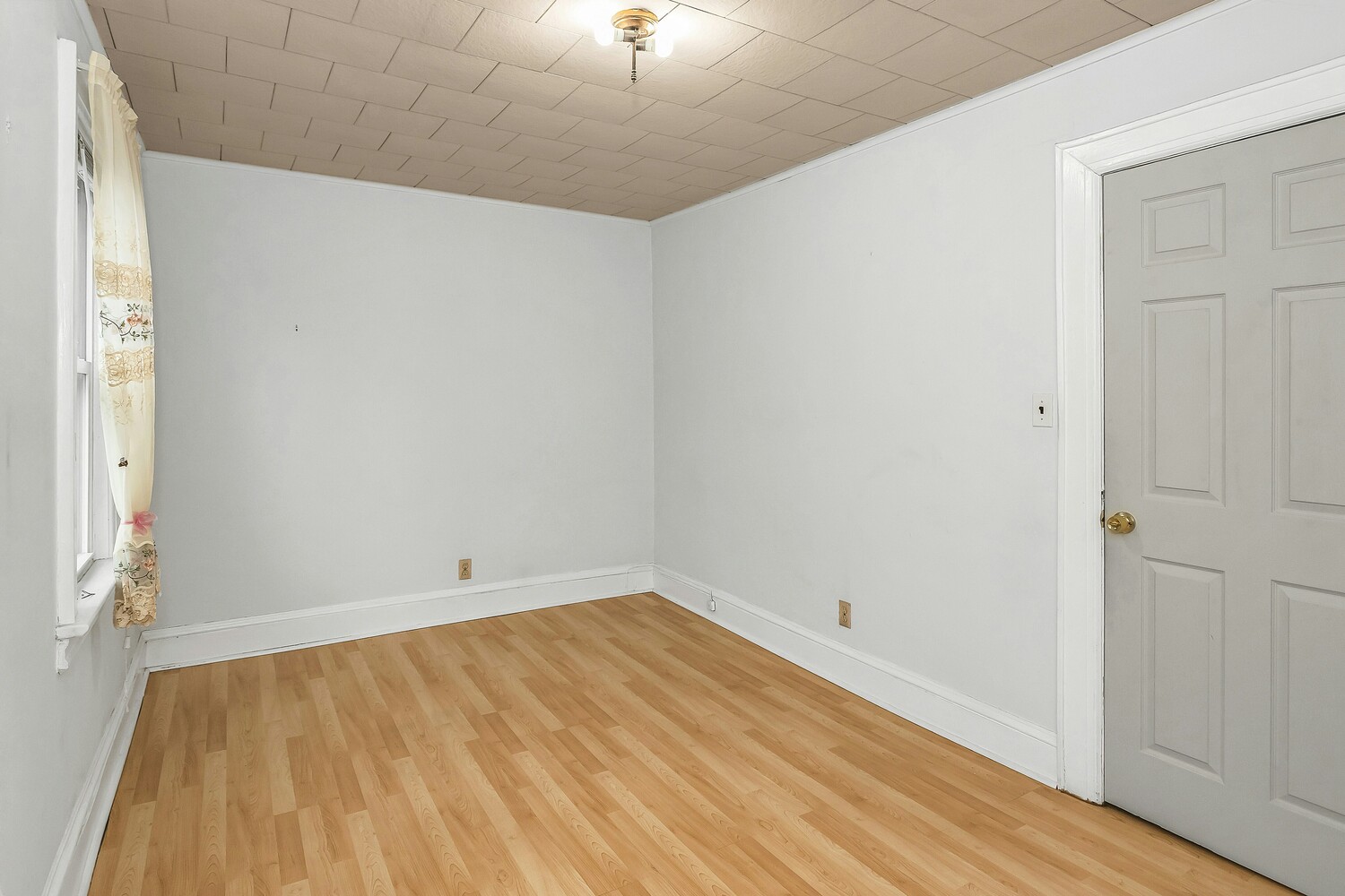 148-28 87th Avenue Property Photo 12
