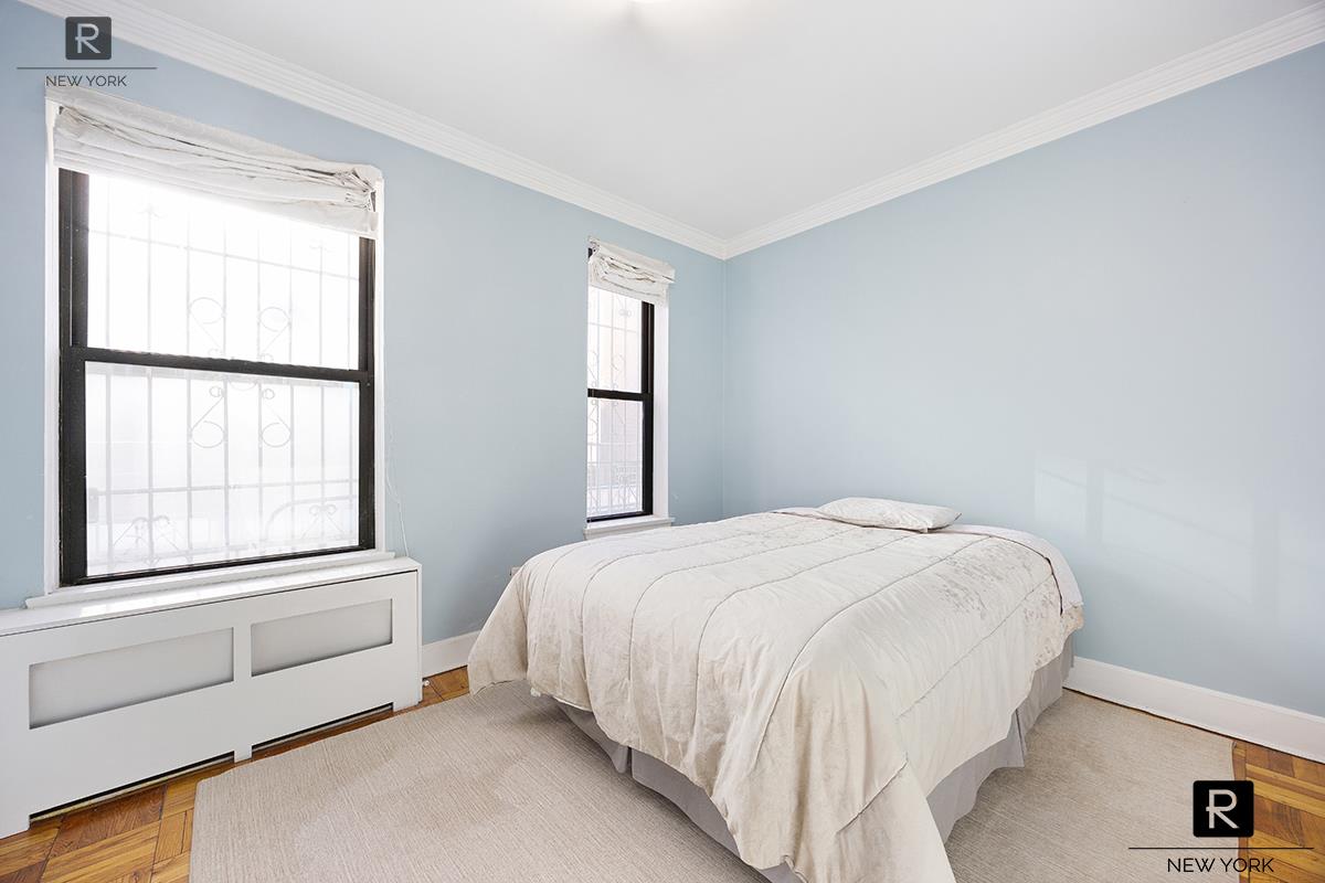 151 W 80th Street 3-r Property Photo 4