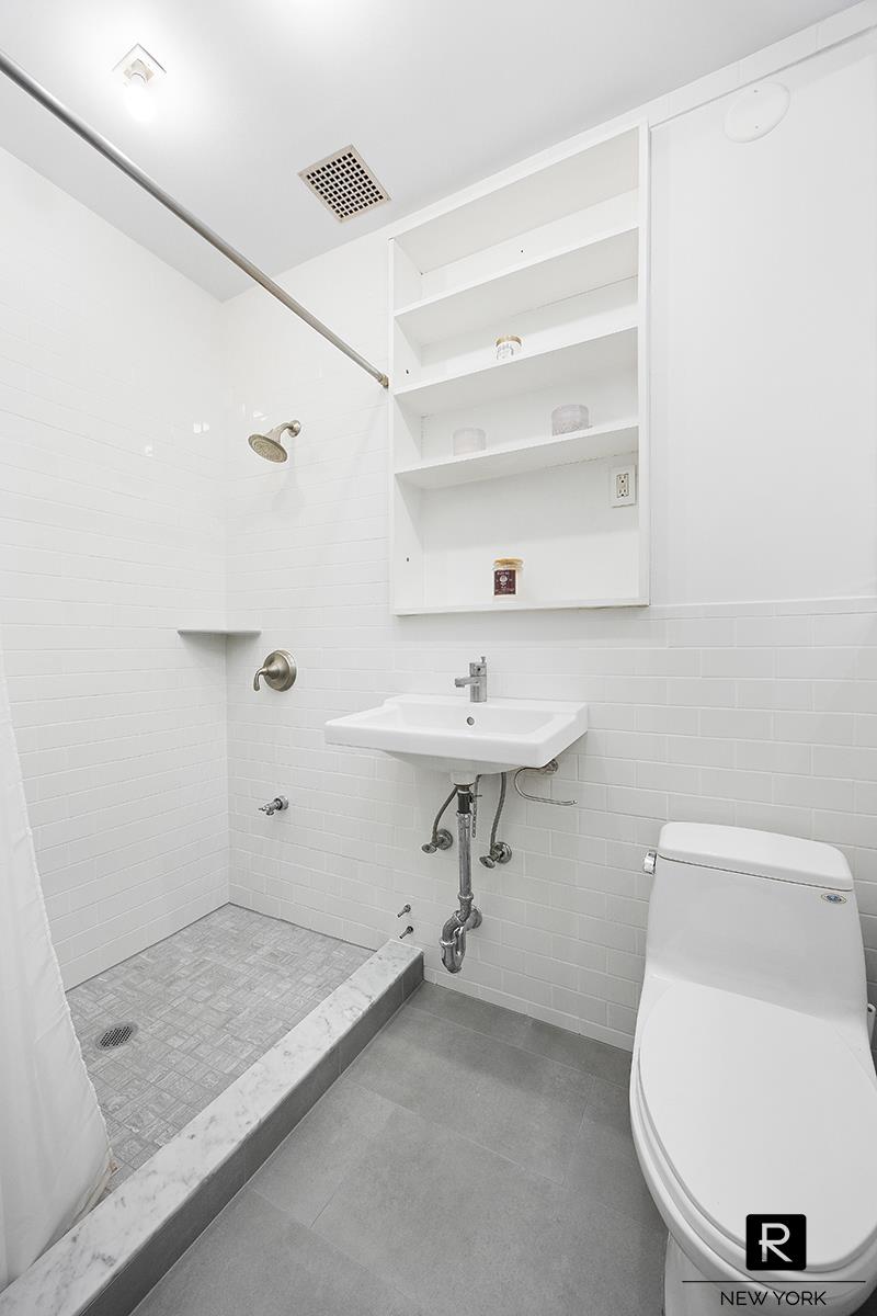 151 W 80th Street 3-r Property Photo 6