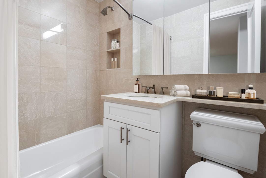 155 W 68th Street 1922 Property Photo 8