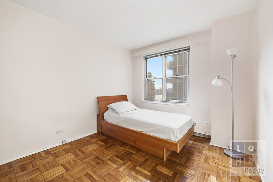573 Grand Street D1504 Property Photo 6