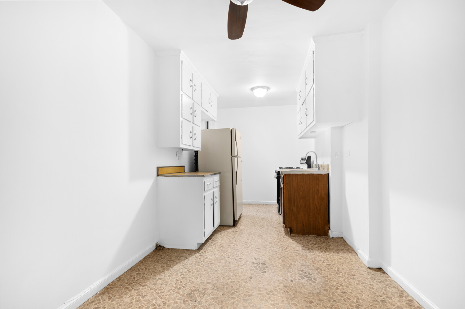 243 Mcdonald Avenue 1d Property Photo 5