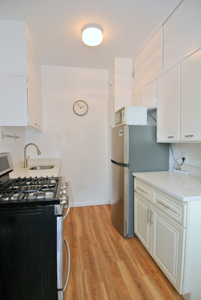 70 La Salle Street 6e Property Photo 5