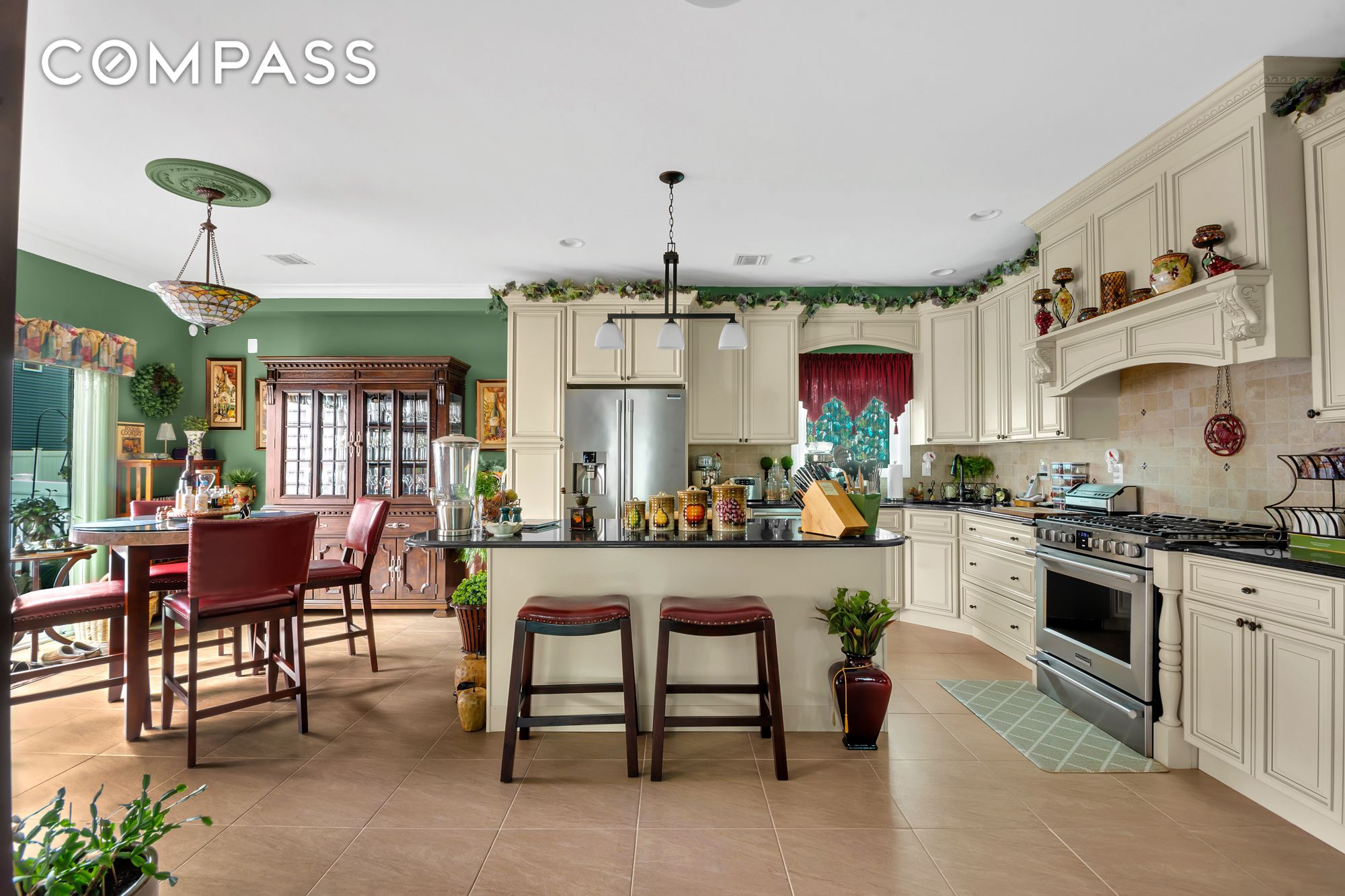 909 Jewett Avenue Property Photo 15