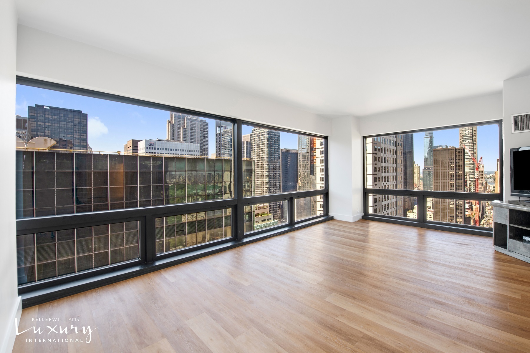 721 Fifth Avenue 37a Property Photo 4