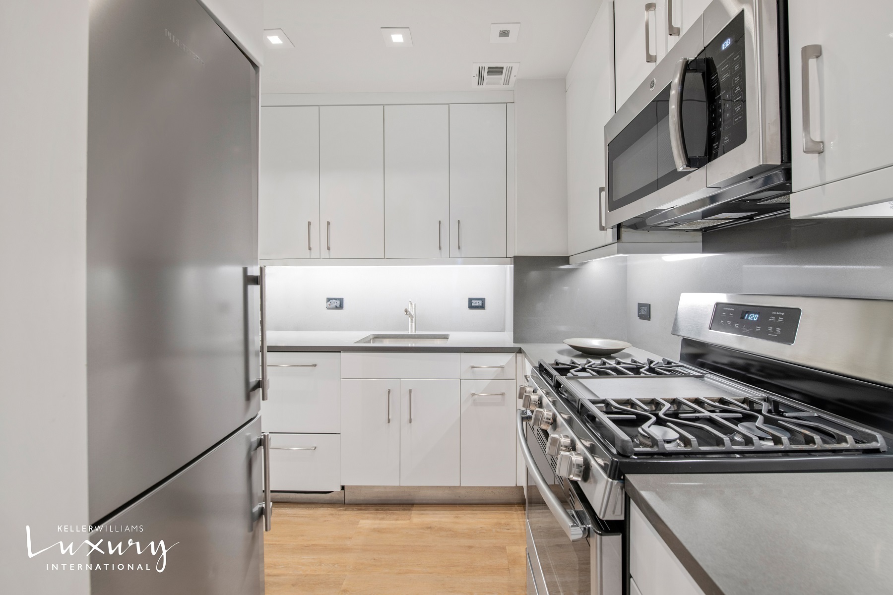 721 Fifth Avenue 37a Property Photo 7