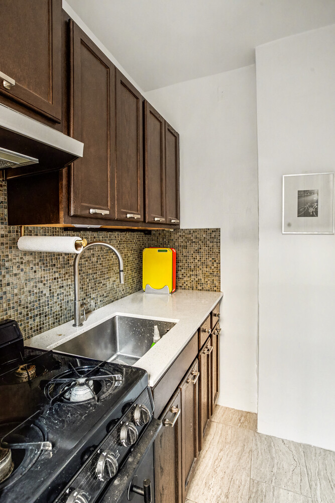 10 Park Avenue 7s Property Photo 7