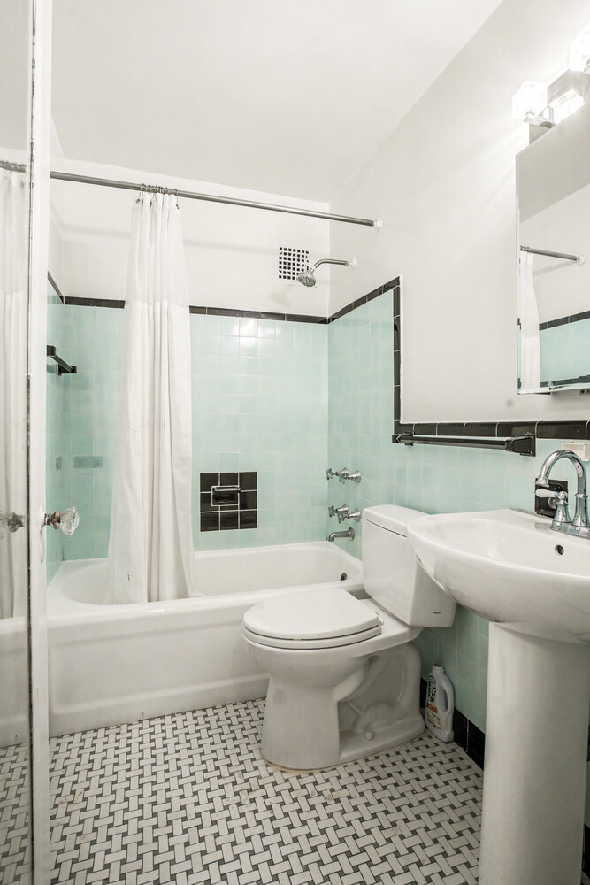 10 Park Avenue 7s Property Photo 8