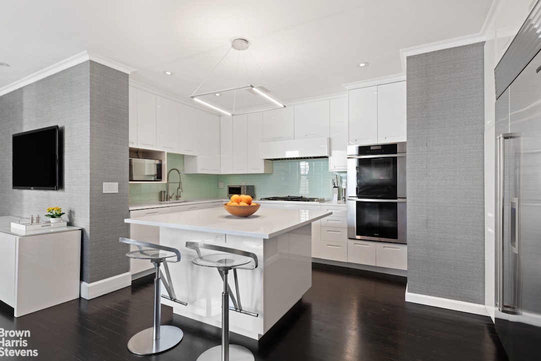101 W 81st Street 701/702 Property Photo 16