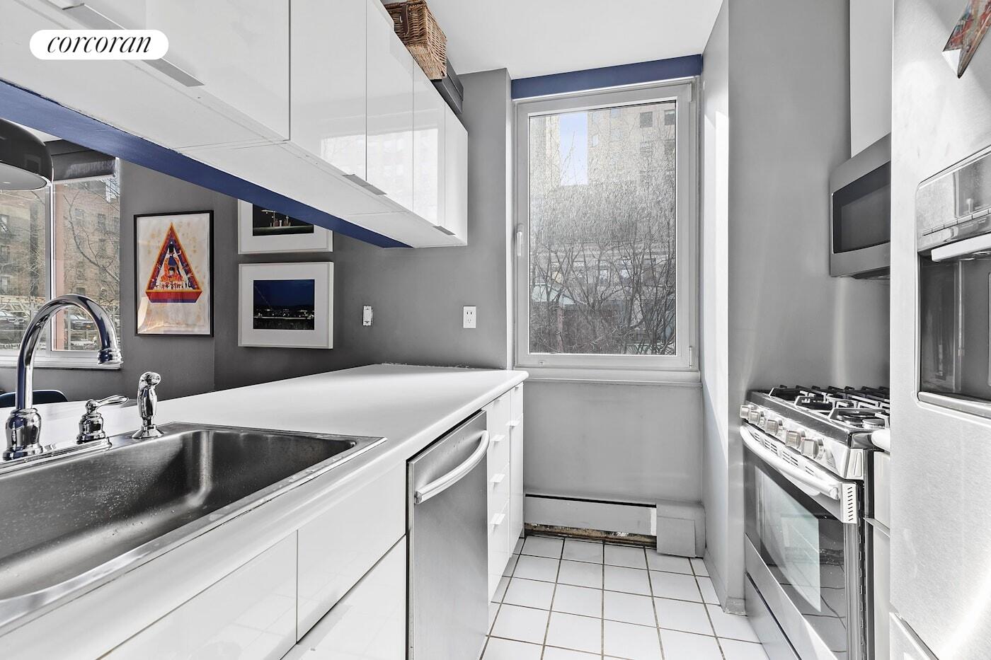 350 W 50th Street 3t Property Photo 4