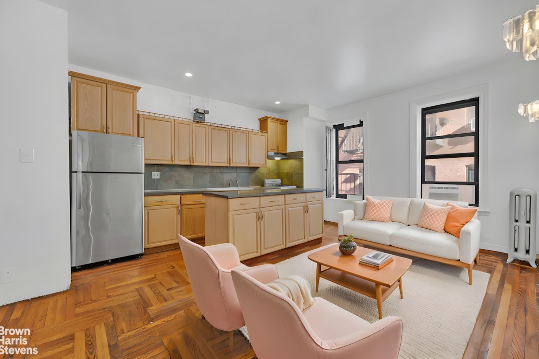828 GERARD Avenue 2D Property Photo 1