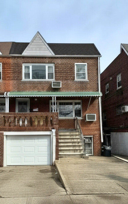 1718 WILLIAMSBRIDGE Road Property Photo 1