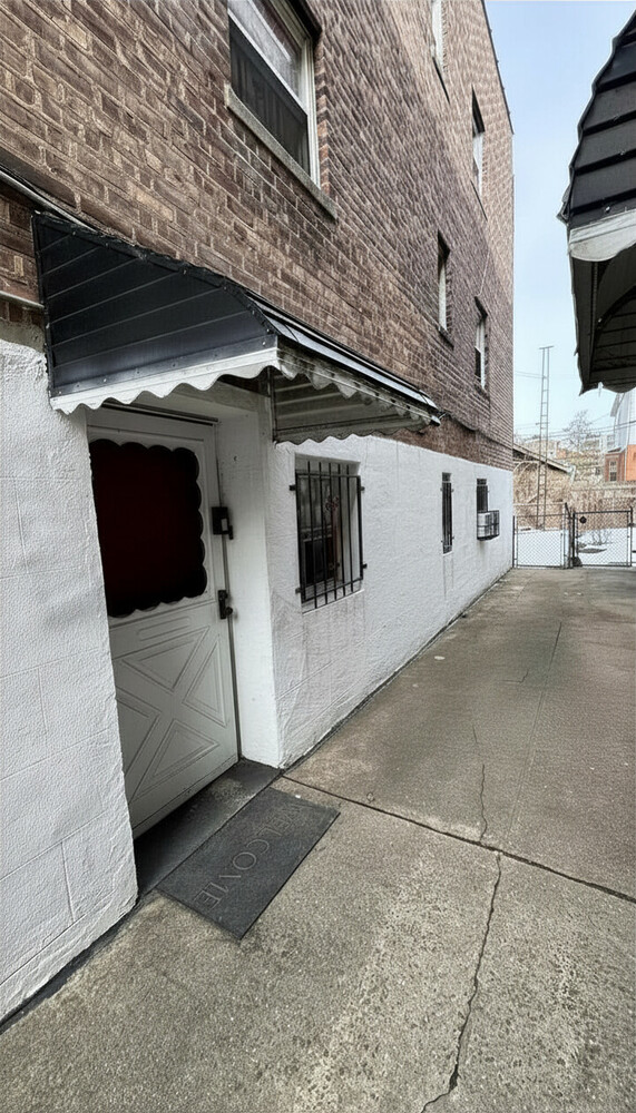 1718 Williamsbridge Road Property Photo 34