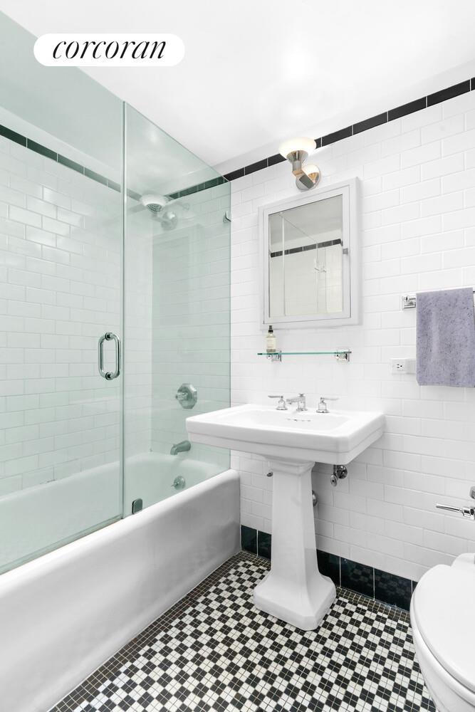 470 W 24th Street 15j Property Photo 6