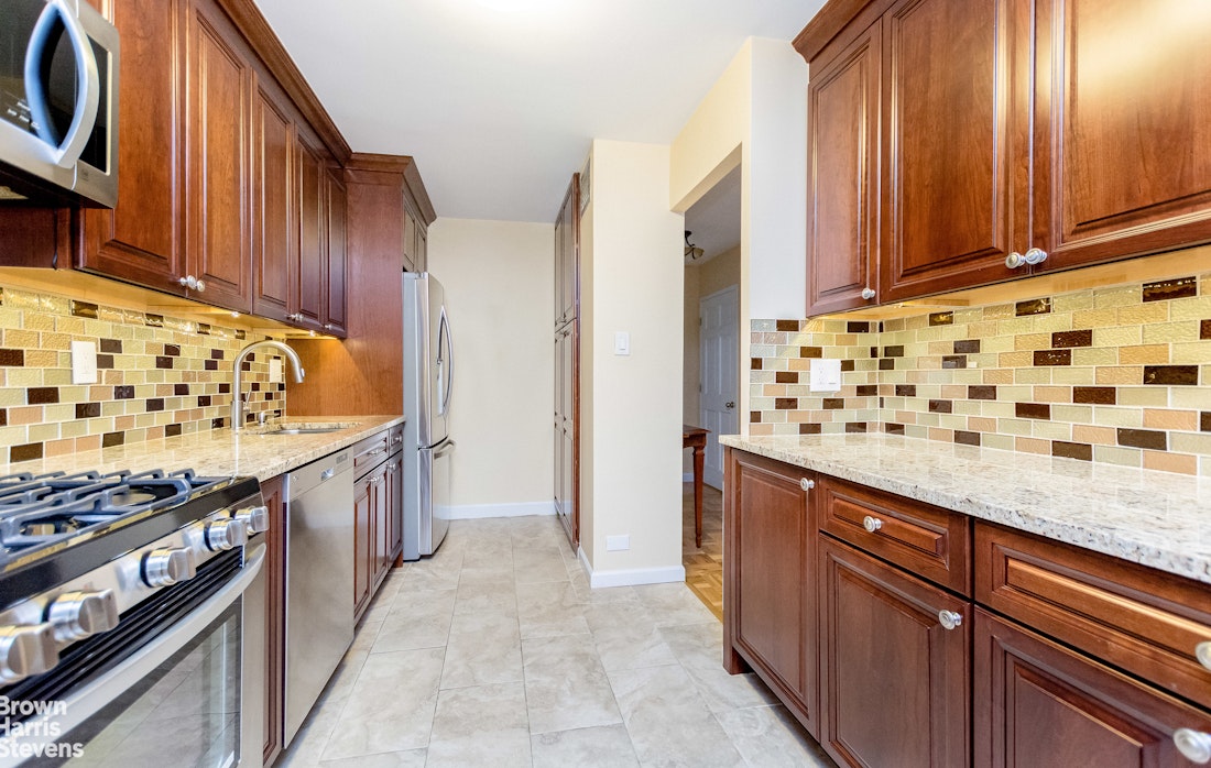 2500 Johnson Avenue 9p Property Photo 4