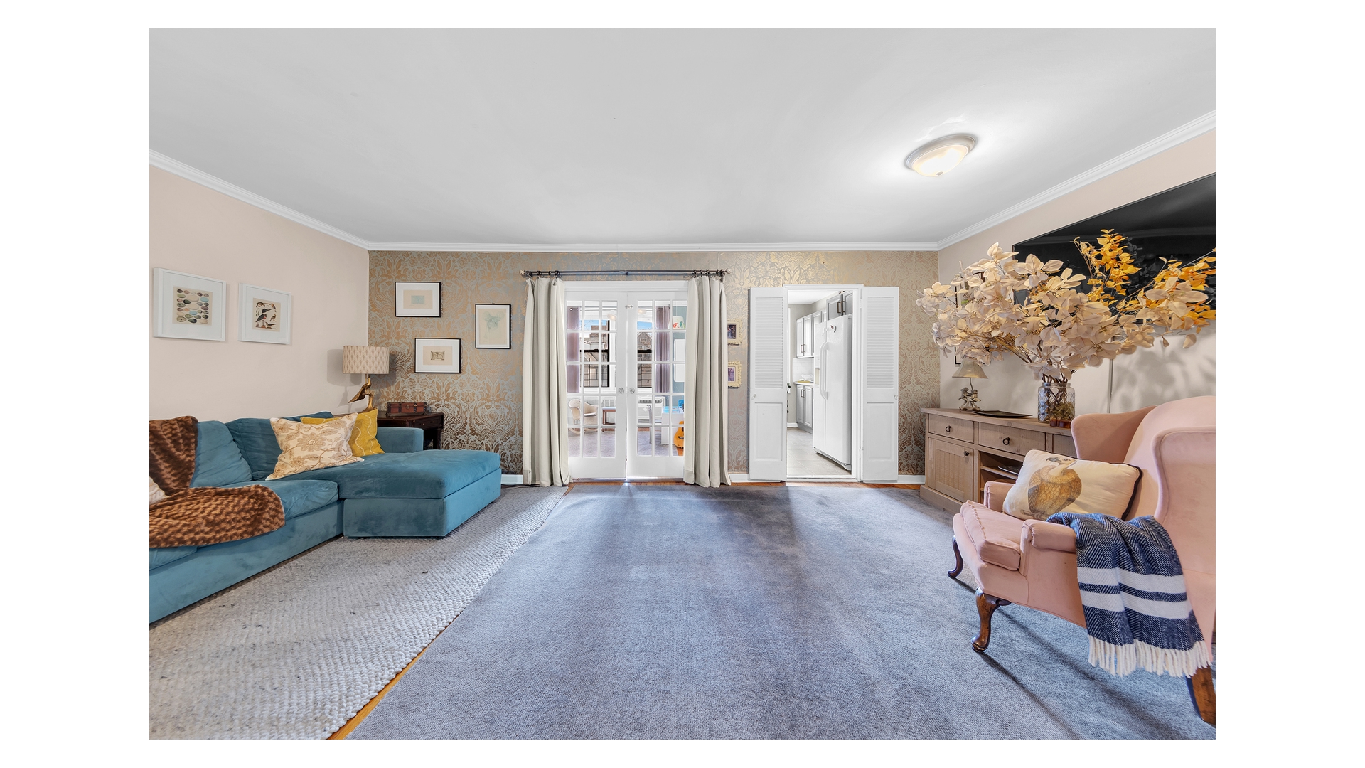 599 E 7TH Street 2K Property Photo 1