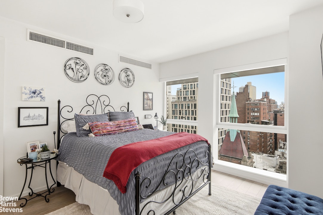 150 E 23rd Street 14c Property Photo 4