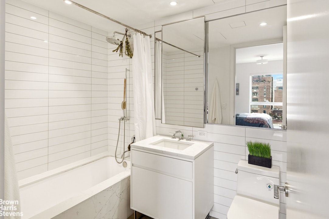150 E 23rd Street 14c Property Photo 8
