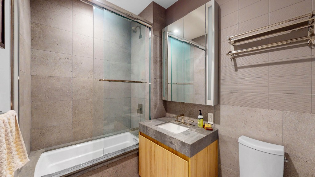 24-16 Queens Plaza S 7b Property Photo 13