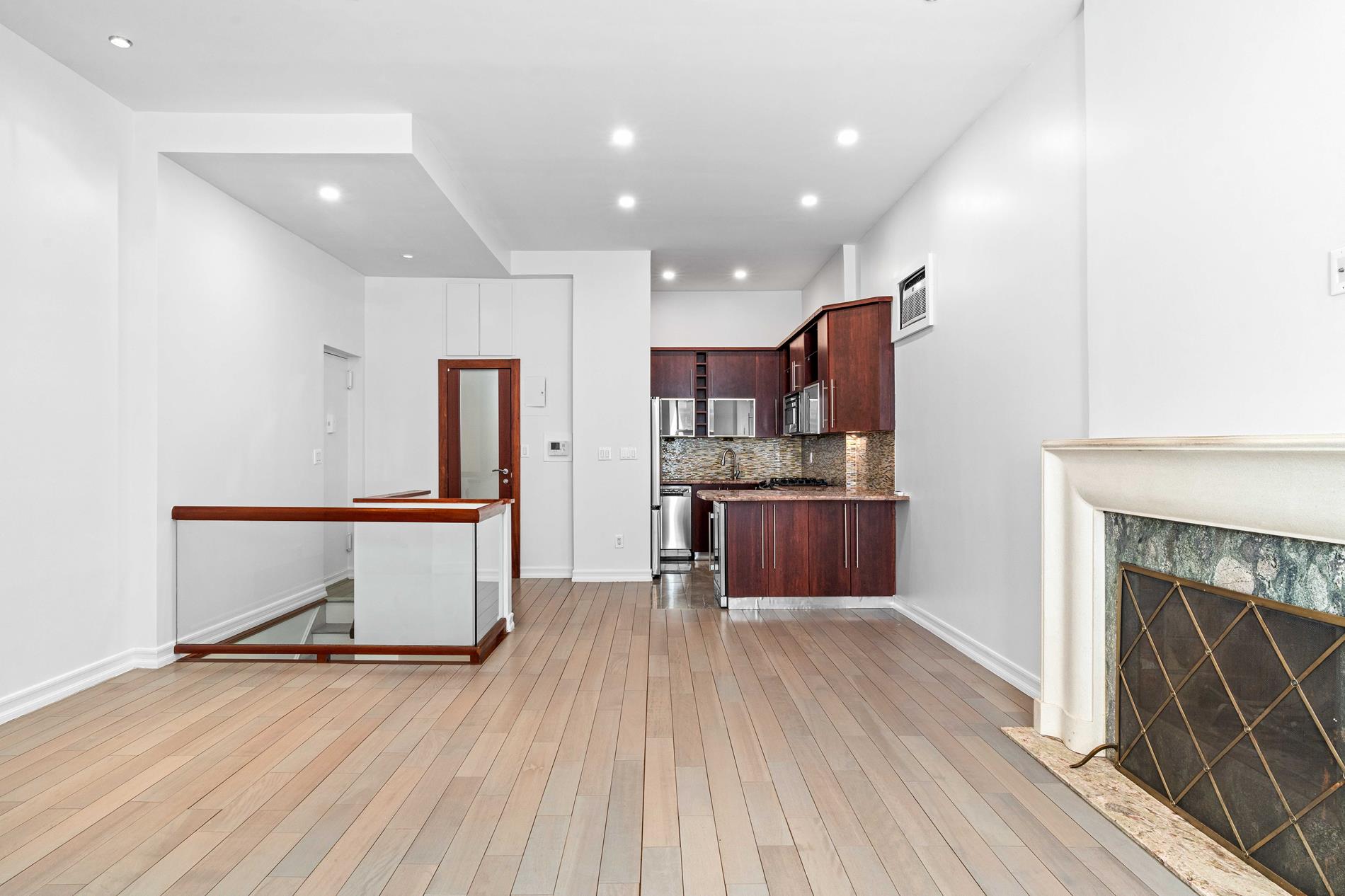 303 W 80th Street 1-a Property Photo 4