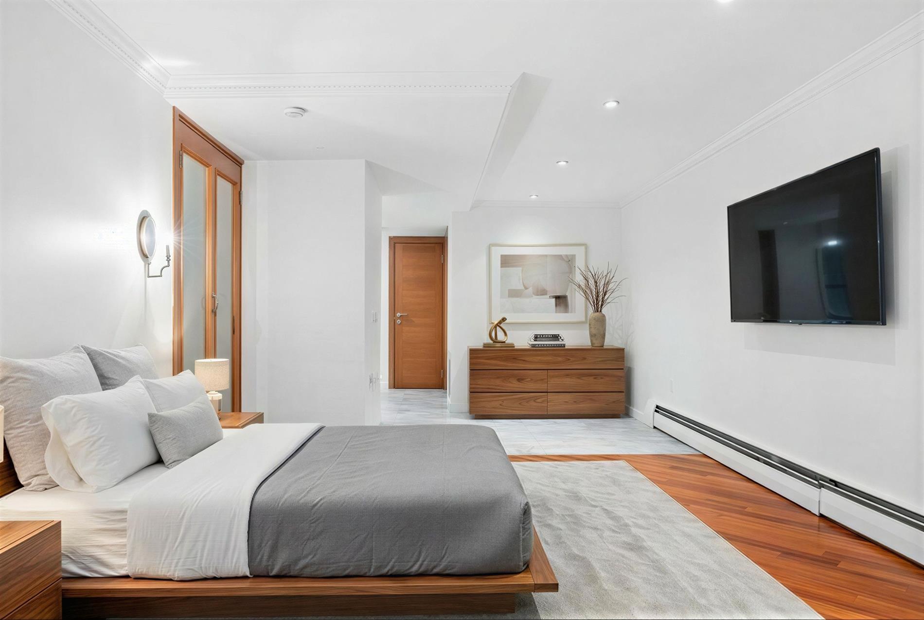 303 W 80th Street 1-a Property Photo 5