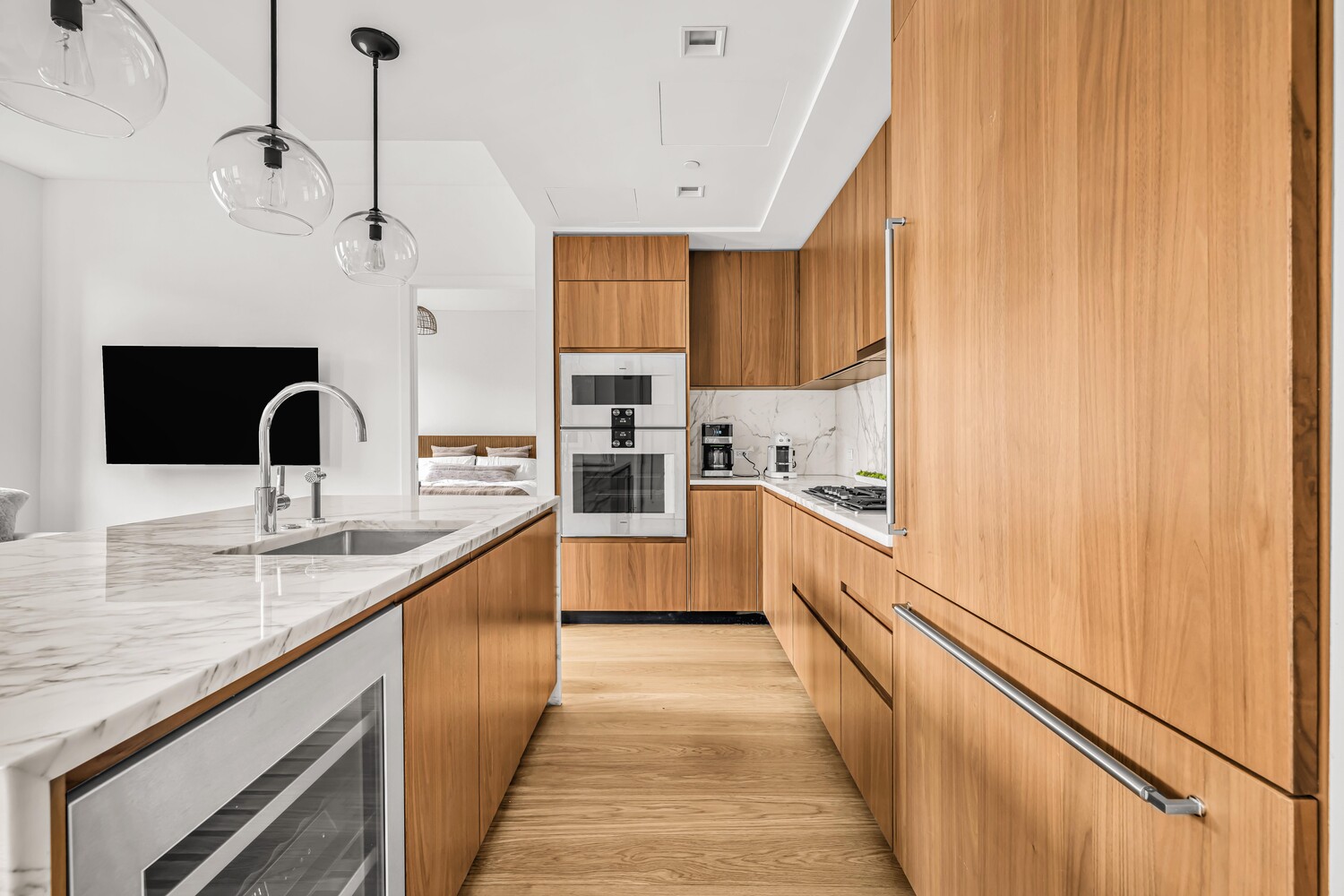 242 Broome Street 8a Property Photo 3