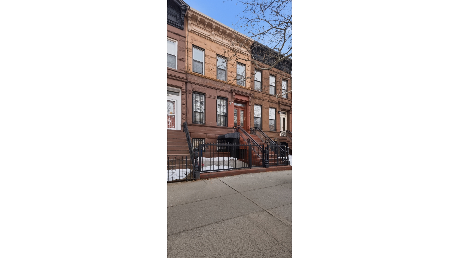 690 HANCOCK Street Property Photo 1