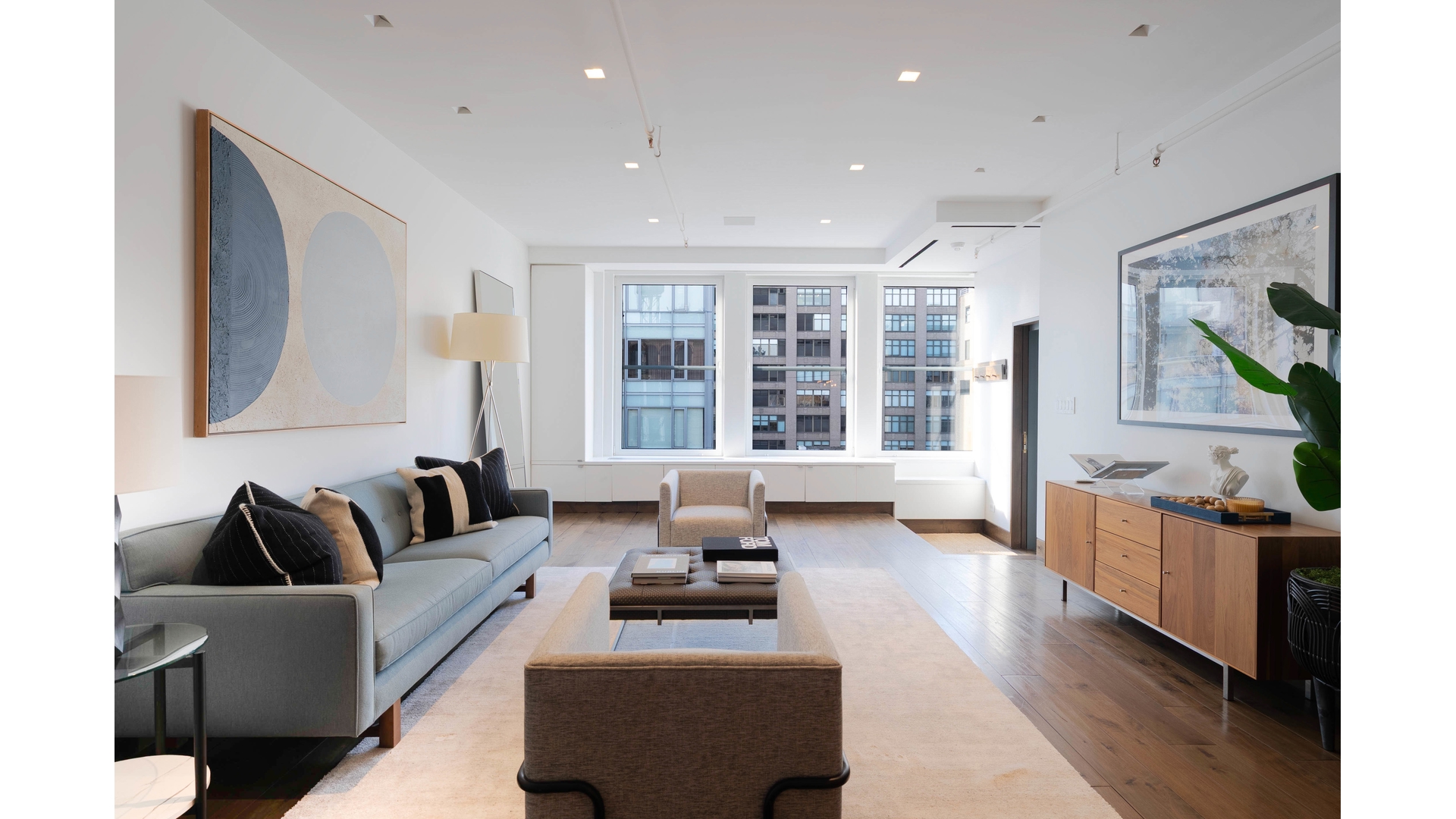 347 W BROADWAY 6 Property Photo 1