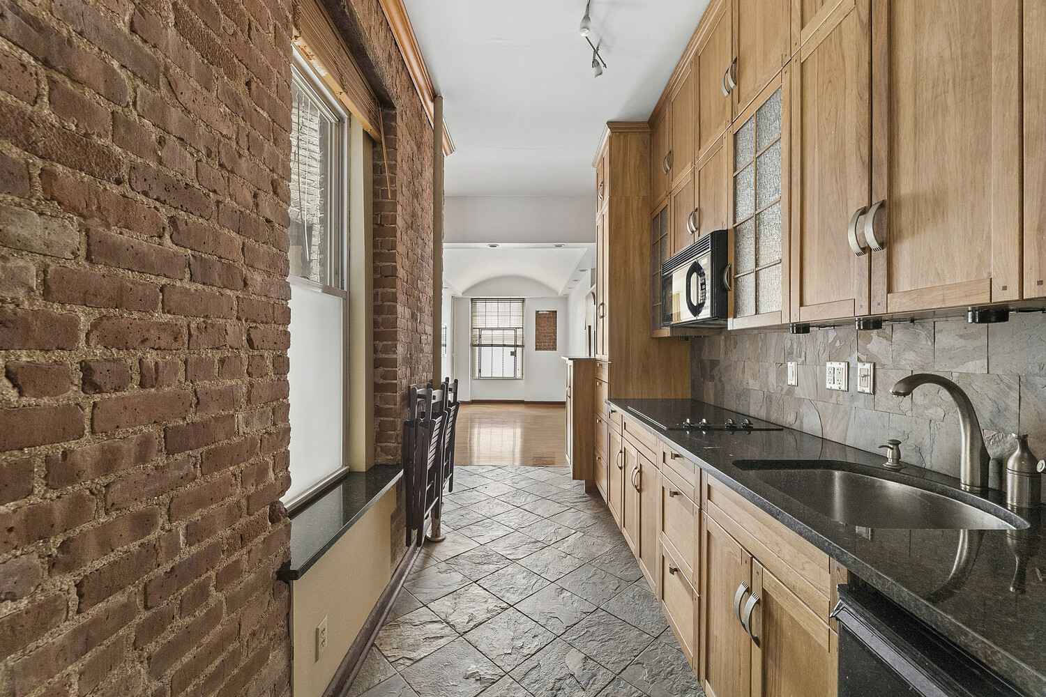 114 E 98th Street 1w Property Photo 3