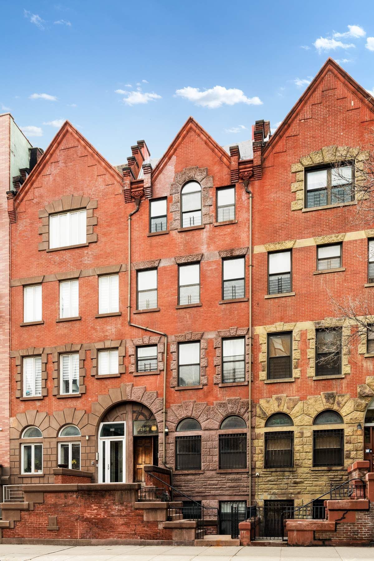 2070 Fifth Avenue TH Property Photo 1