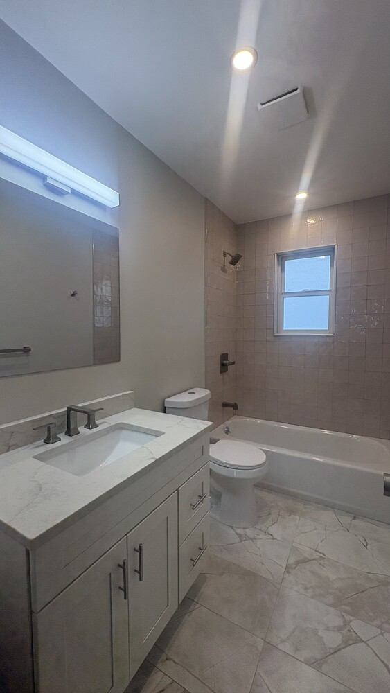512 Beach 130th Street 3a Property Photo 5