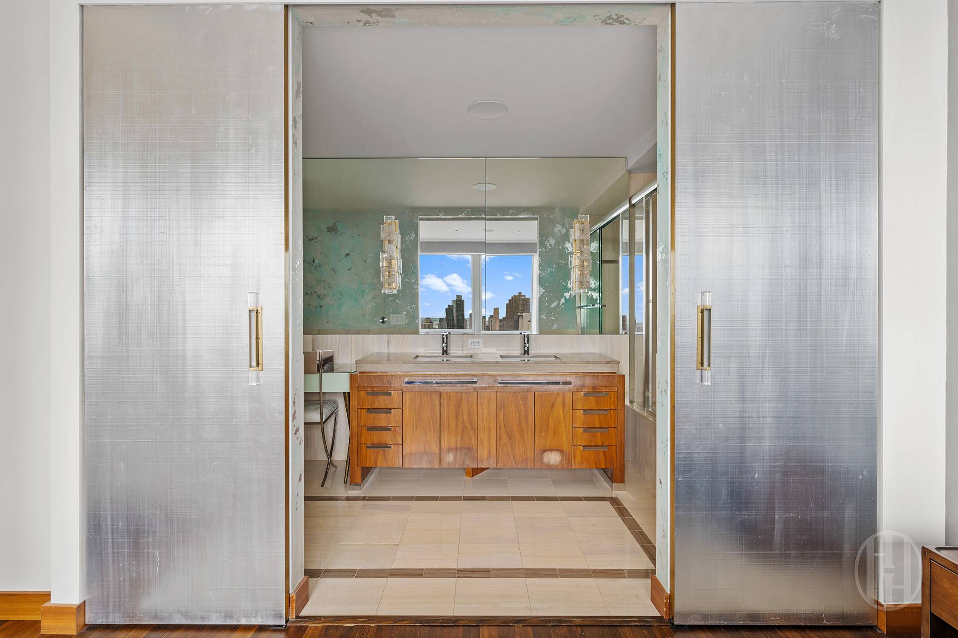 400 5th Avenue 34b Property Photo 7