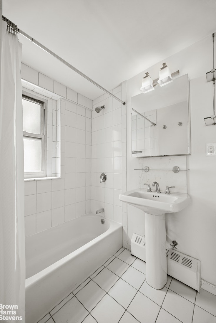 16 W 16th Street 5ns Property Photo 9