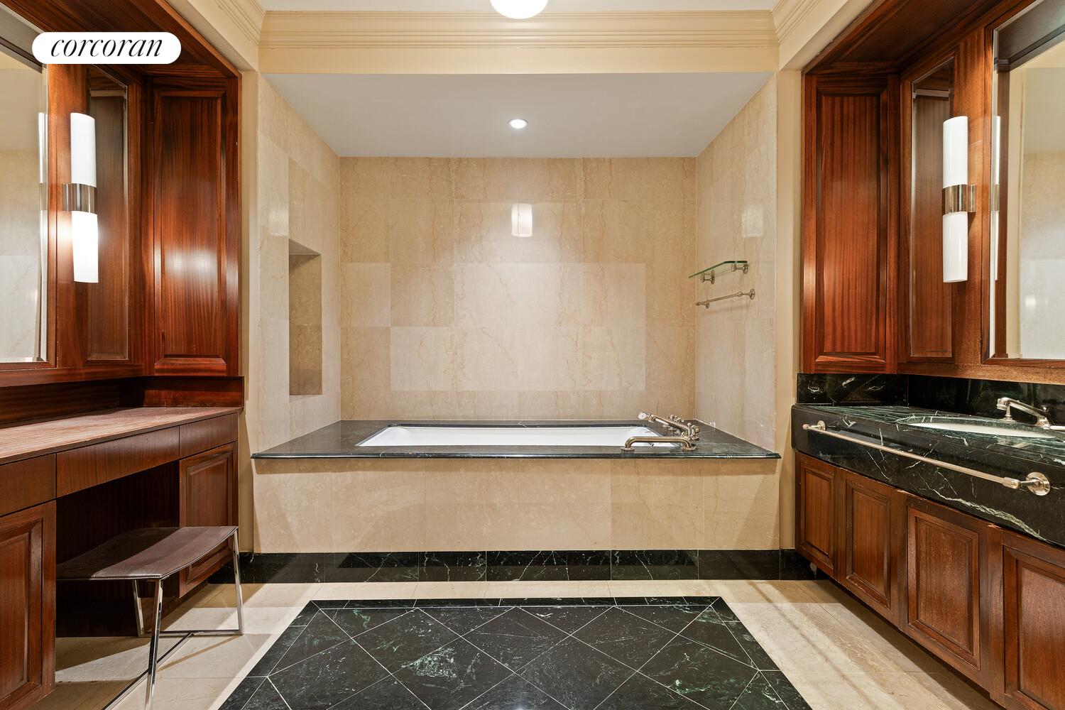 55 Wall Street 828 Property Photo 3
