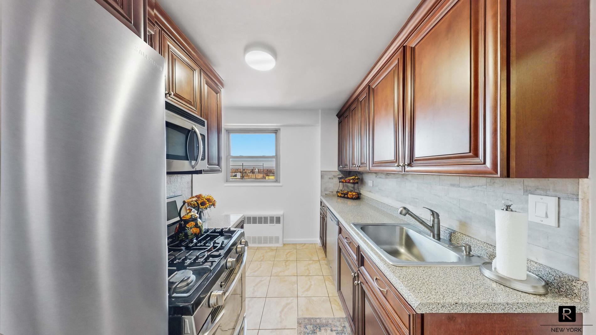 1020 Grand Concourse 17-v Property Photo 5