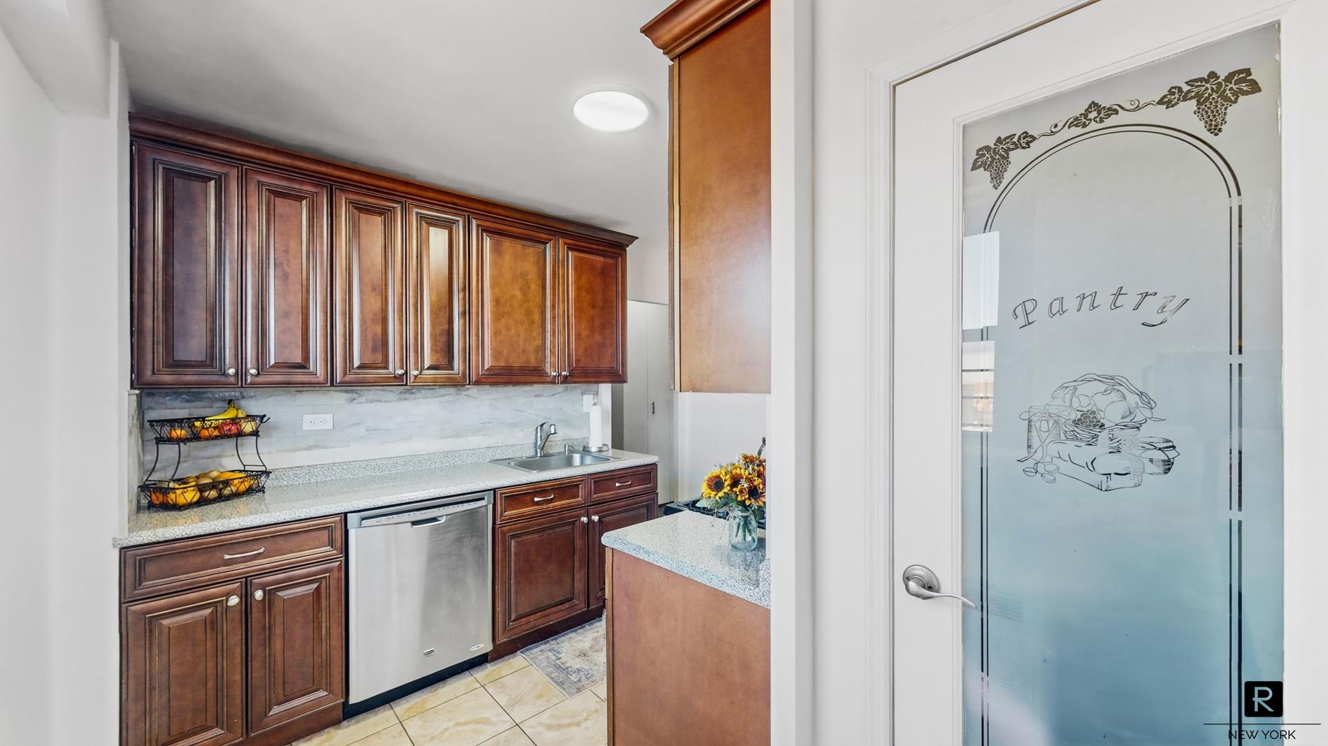 1020 Grand Concourse 17-v Property Photo 6