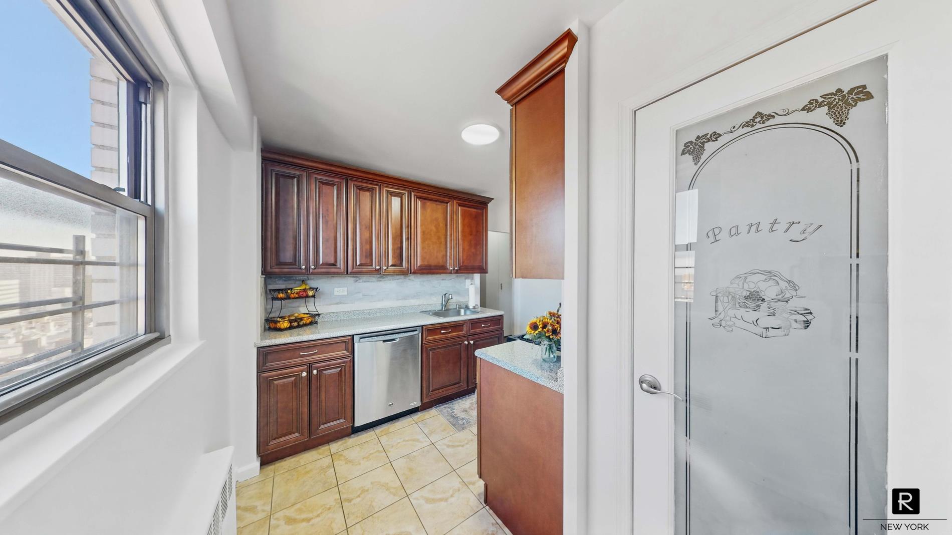 1020 Grand Concourse 17-v Property Photo 7