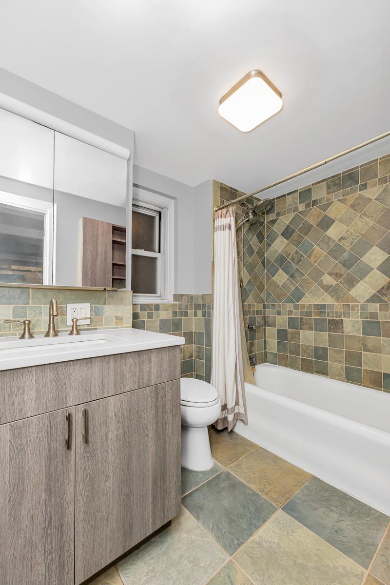 155 E 49th Street 5-a Property Photo 6